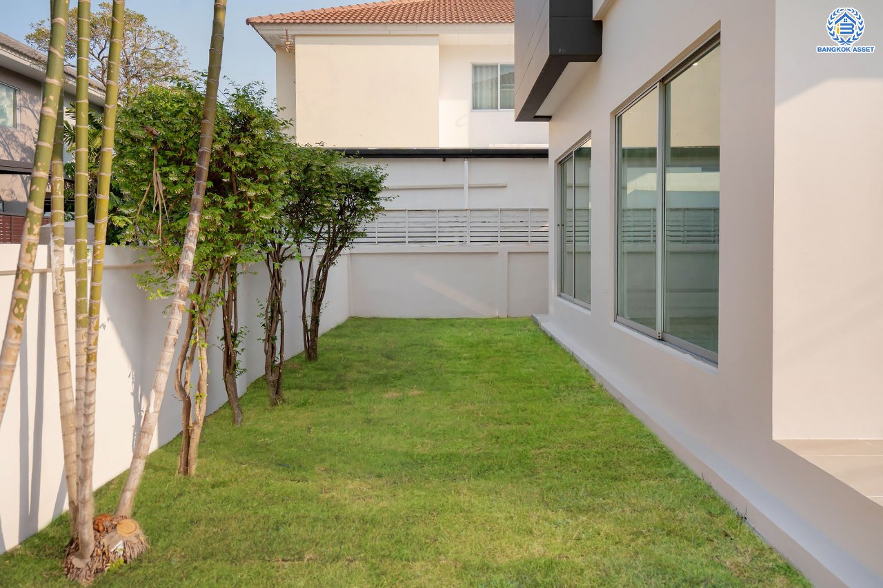 บ้านมือสองตกแต่งใหม่ โครงการ ไลฟ์ บางกอก บูเลอวาร์ด ราชพฤกษ์-รัตนาธิเบศร์ เนื้อที่ 50.3 ตร.ว. ดีไซน์ตอบทุกไลฟ์สไตล์ ฟังก์ชัน 3 ห้องนอน 3 ห้องน้ำ จอดรถได้ 2 คัน บนทำเลติดถนนราชพฤกษ์ เชื่อมต่อทุกเส้นทาง ใกล้รถไฟฟ้าสายสีม่วง "สถานีท่าอิฐ" และจุดขึ้นทางด่วน "ศรีรัช"